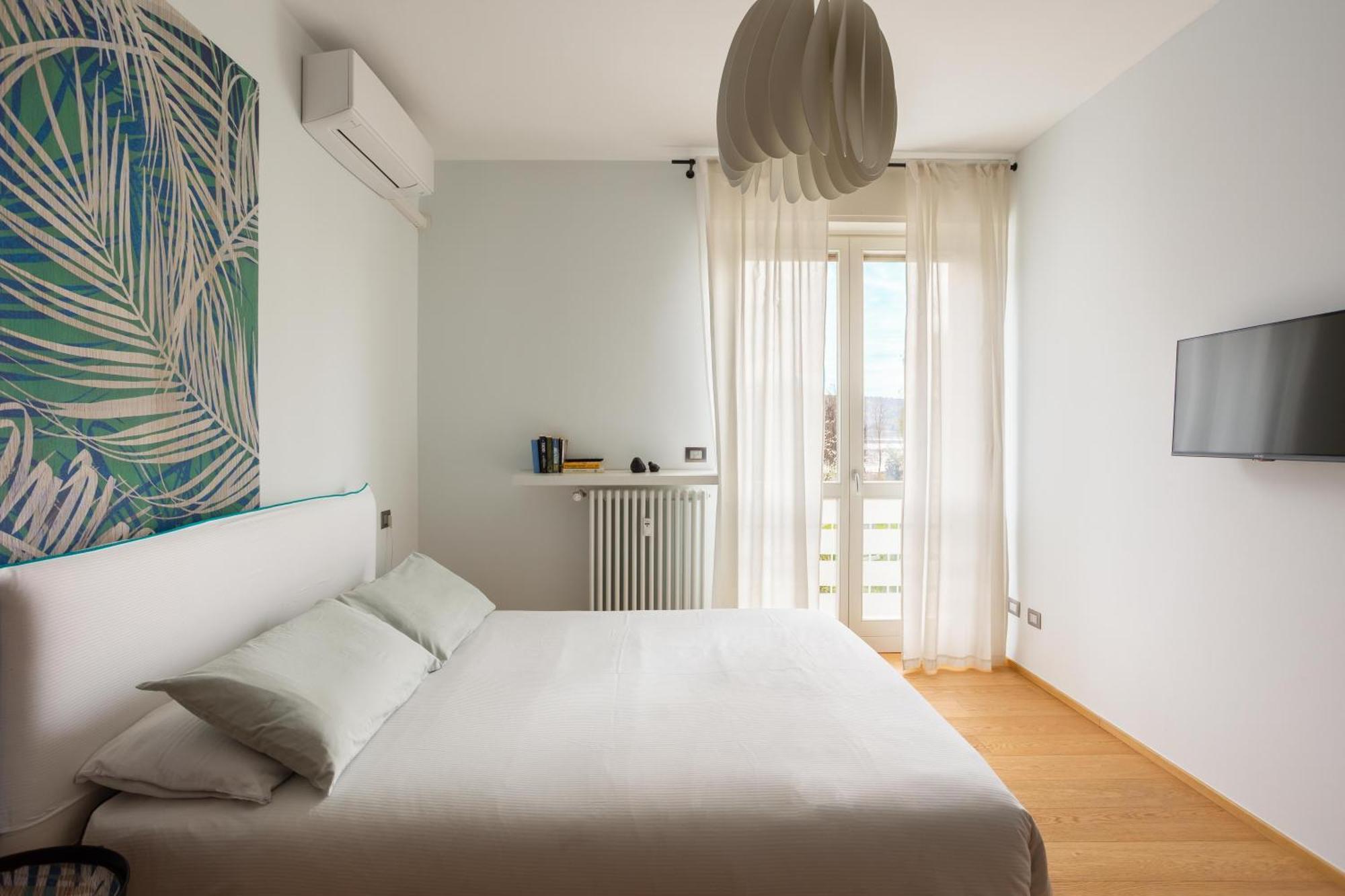 Suite 51 Appartamento Con Terrazzo A 50 Mt Dal Lago - Private Parking (Adults Only) Arona Exterior photo
