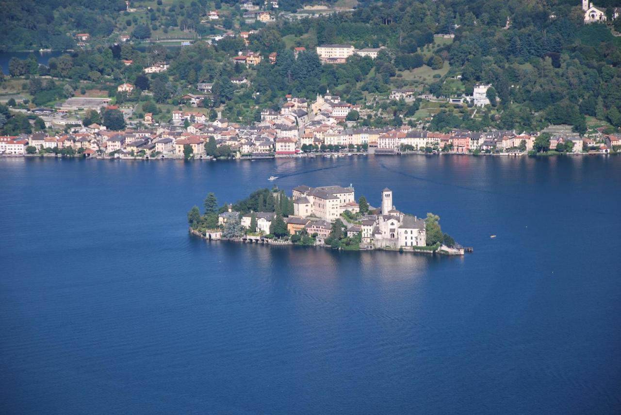 Suite 51 Appartamento Con Terrazzo A 50 Mt Dal Lago - Private Parking (Adults Only) Arona Exterior photo